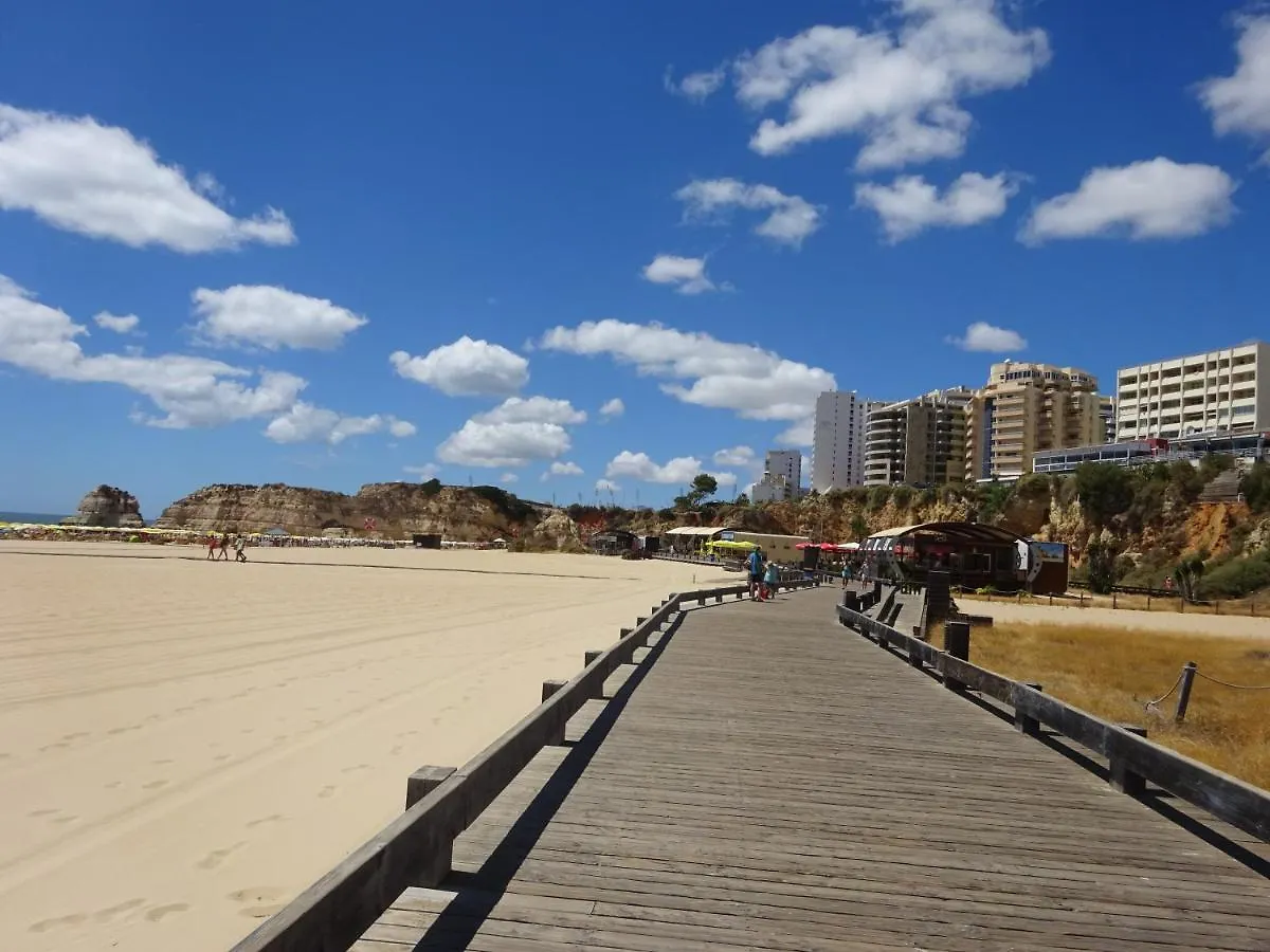Apartamento T1 Com Piscina E Vista Mar - Praia Da Rocha Portimao 0*,  Portugal
